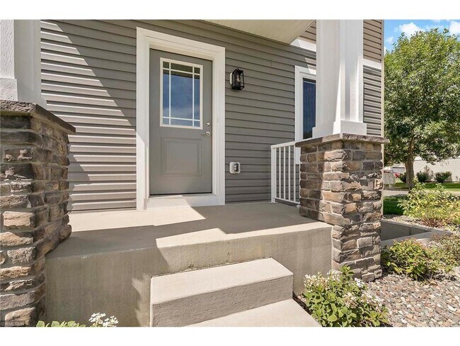 Building Photo - 2768 Clover Ridge Dr