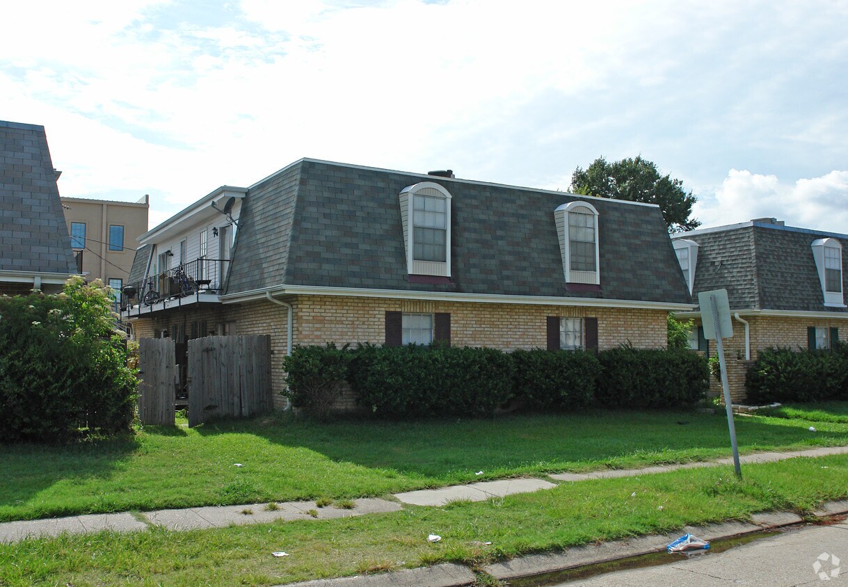 Primary Photo - 2904 Houma Blvd