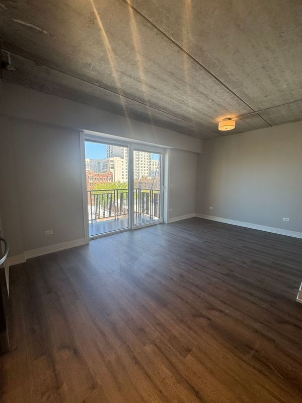 Foto del edificio - 952 W Carmen Ave