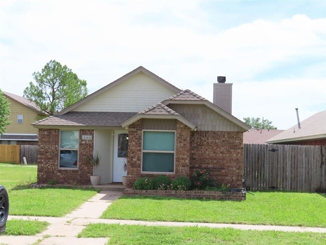 Spacious 2 Bedroom Patio Home - Spacious 2 Bedroom Patio Home