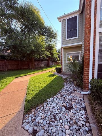 Foto del edificio - 6220 Bentwood Trail