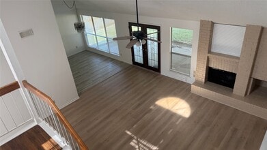 Building Photo - 9826 Chiselhurst Dr
