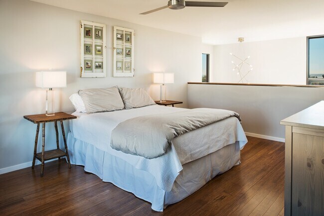 Building Photo - 2014 30th Street, Unit 201