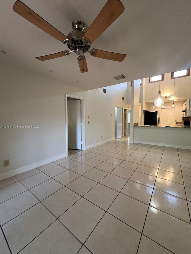 Primary Photo - 6944 SW 40th Ct