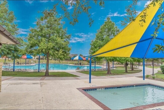 Foto del edificio - 5122 Raven Forest Ln