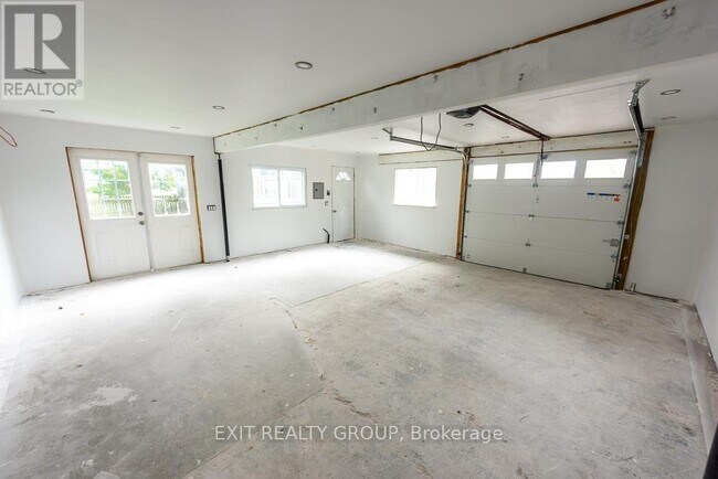Building Photo - 250 Ashley St