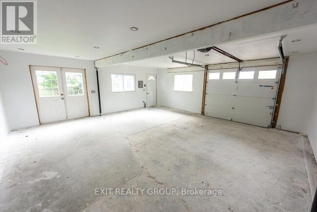 Building Photo - 250 Ashley St