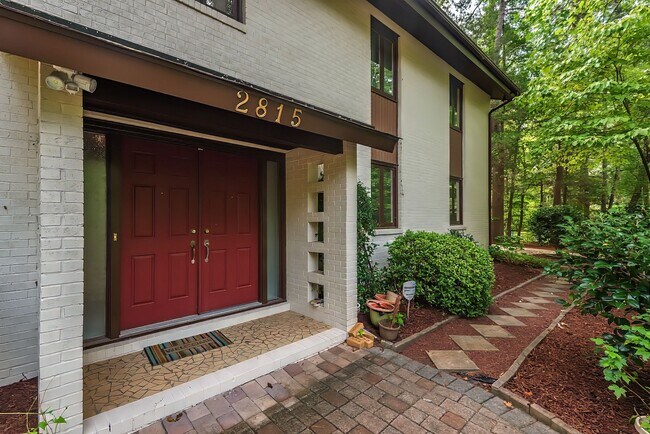 Foto del edificio - Duke Forest Dream Home - Waiting Just For ...