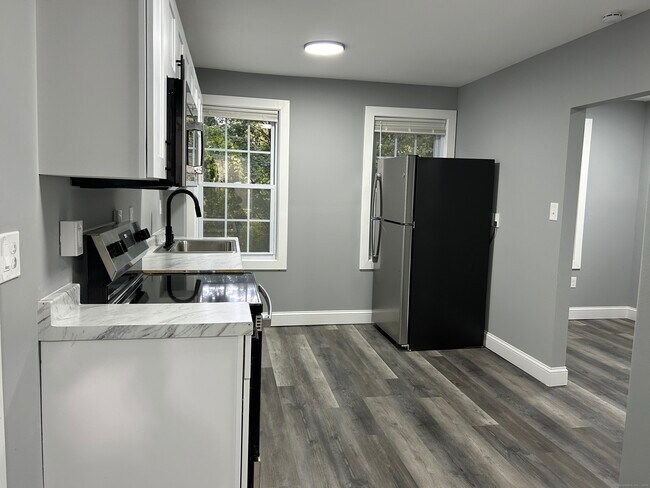 Foto del edificio - 92-98 Boswell Ave