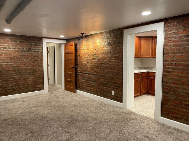 living room - 1300 N Lafayette St