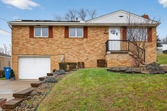 Building Photo - 213 Tilford Rd