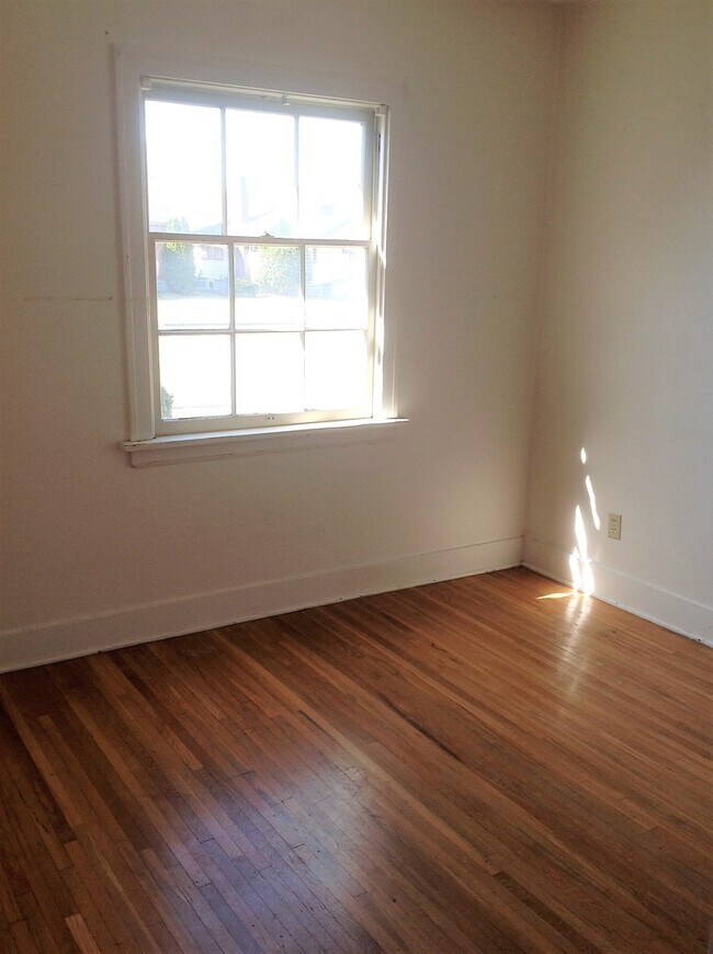 Foto del edificio - 2624 N Howard St