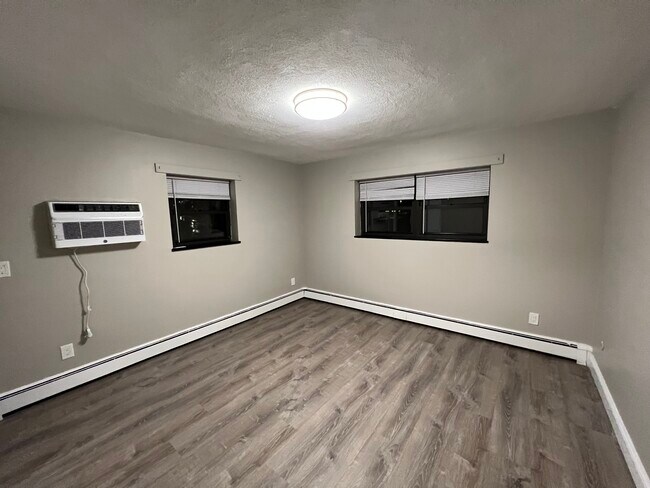 Building Photo - 288 Grove St