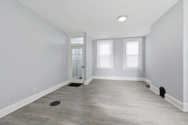 Foto del edificio - 120 W Barnard St