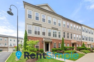 Building Photo - 15375 Rosemont Manor Dr