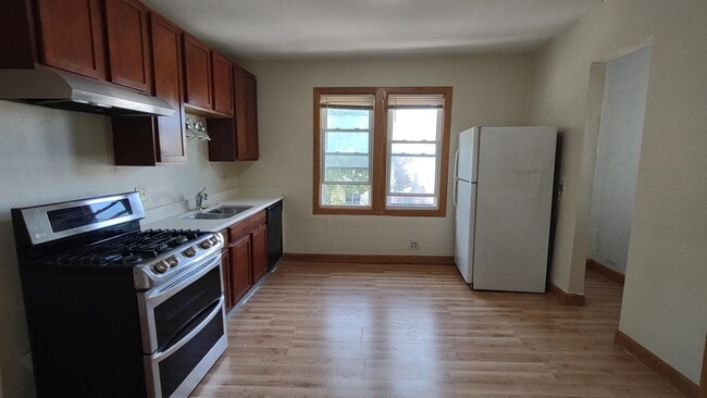 Foto del edificio - 3476 N Bartlett Ave