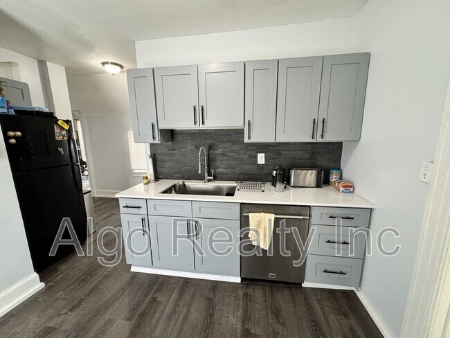 Building Photo - 648 Iglehart Ave