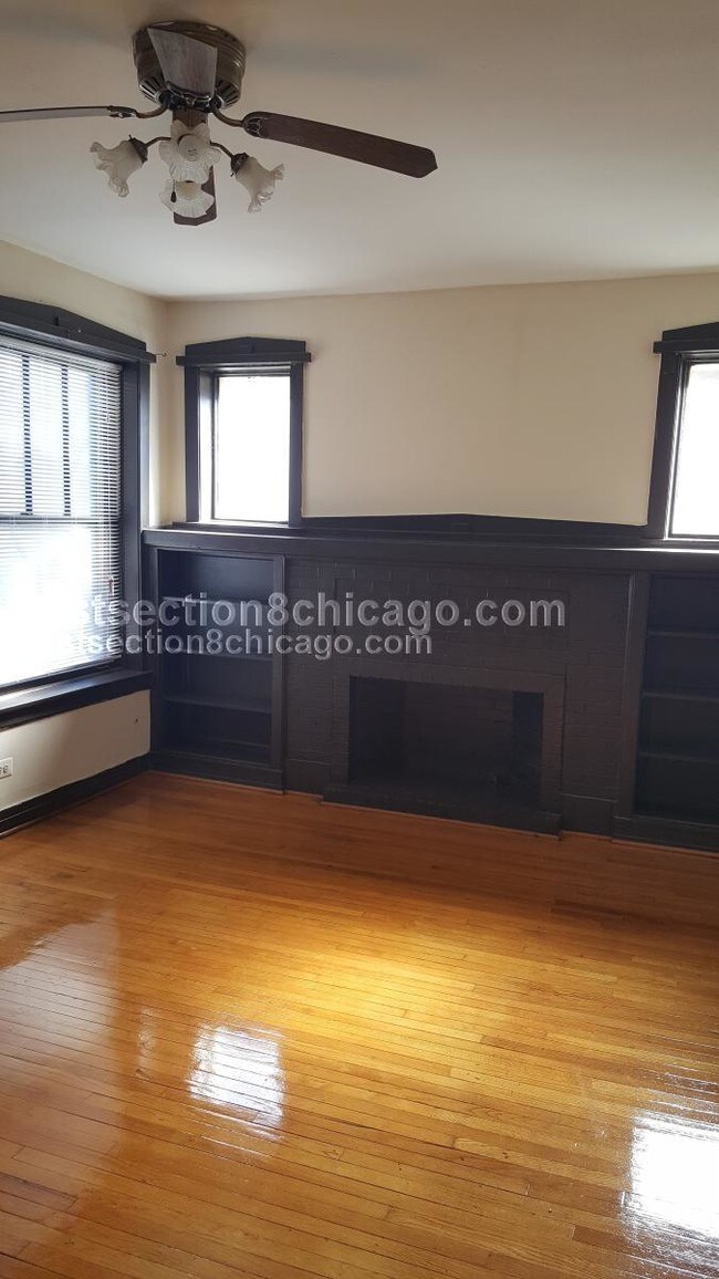 Building Photo - 6228 S Eberhart Ave