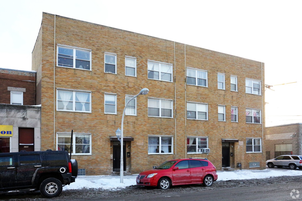Building Photo - 1757-1761 W Lunt Ave