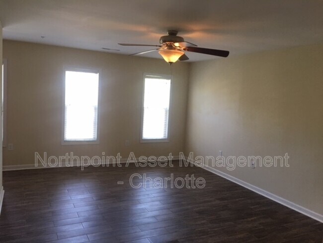 Foto del edificio - 118 Steam Engine Dr