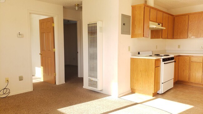 Foto del edificio - Charming 2-Bedroom Apartment Near the Hammond Trail – McKinleyville, CA