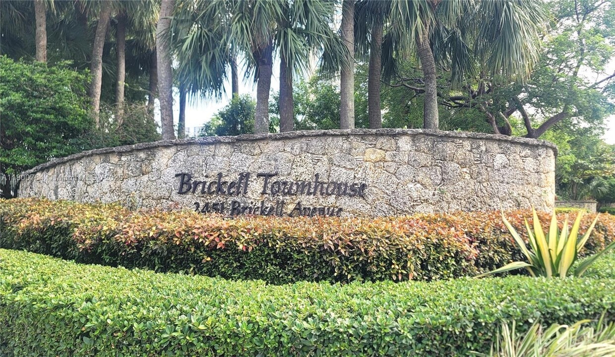 Primary Photo - 2451 Brickell Ave