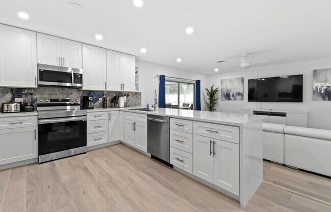 Foto del edificio - 4421 NW 2nd Ct