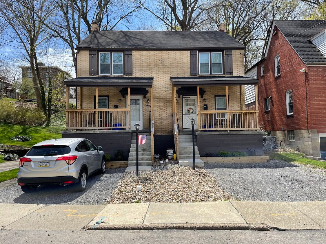 734 Center Ave, Avalon, PA 15202 Townhome Rentals in Avalon PA