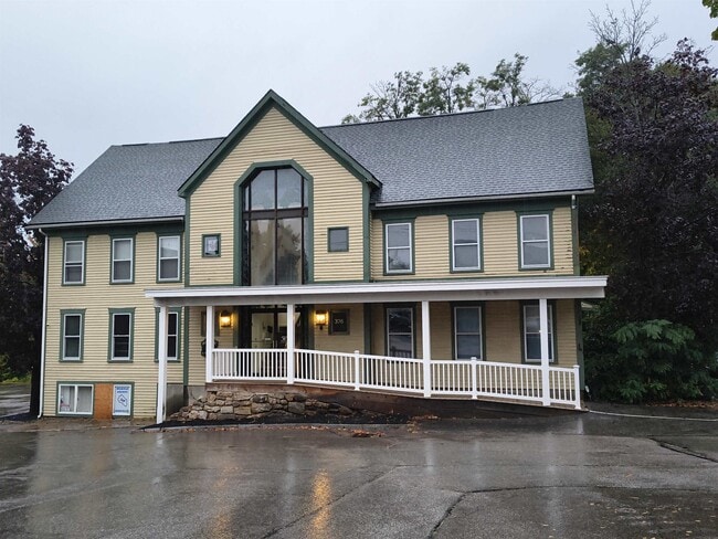 Building Photo - 376 Union Ave