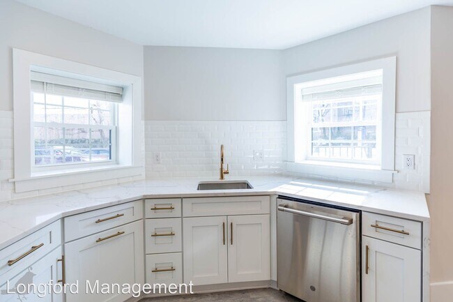 Building Photo - 1 br, 2.5 bath House - 3001 11th St NW Unit 1