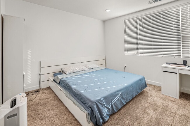 Building Photo - 2152 Senita Dr