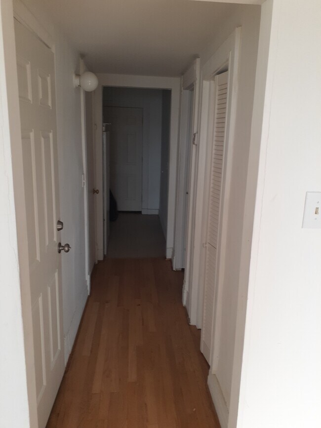 Hallway - 4347 N Western Ave