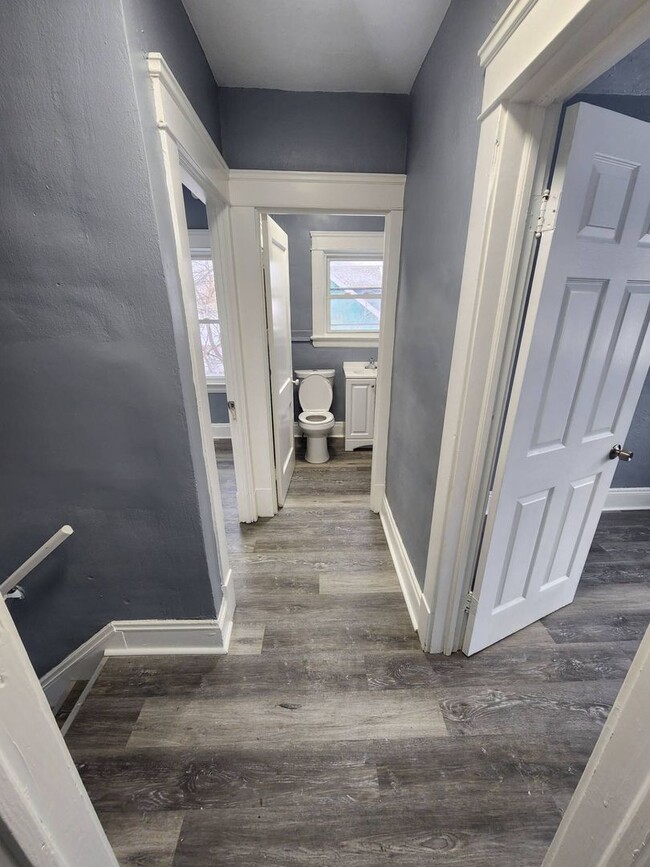 Building Photo - Charming 3-Bedroom Property in Prime Location