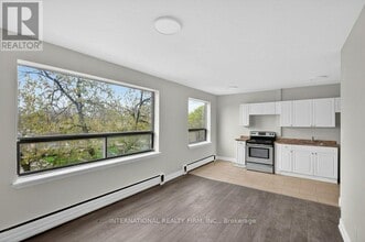 Building Photo - 295 Melvin Ave