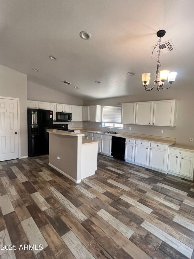 Building Photo - 22264 Kingston Dr