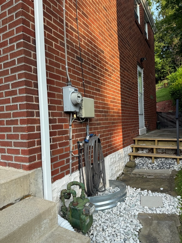 Building Photo - 4221 Tuxey Ave