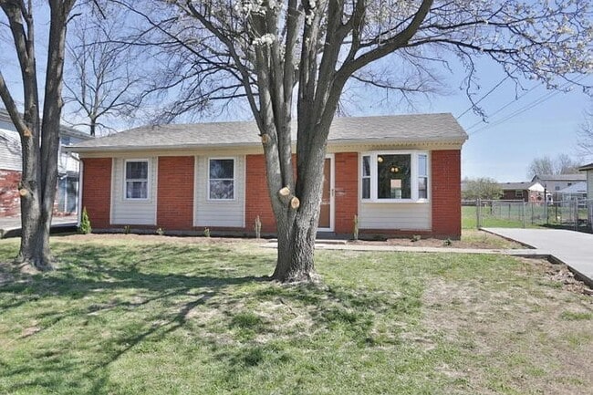 Building Photo - Welcome to 152 Springwood!