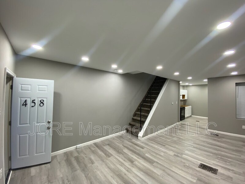 Foto principal - 458 N Dearborn St