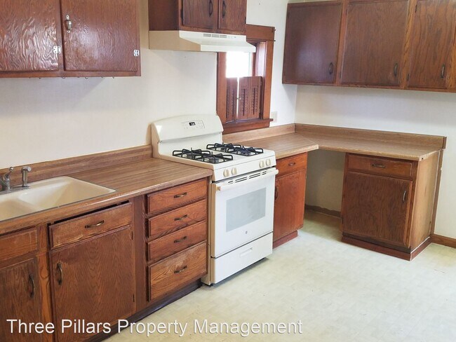Building Photo - 3 br, 1 bath House - 1012 W. Fountain St
