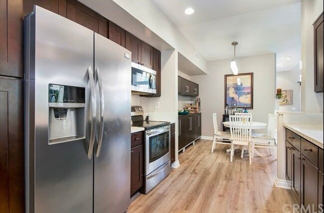 Building Photo - 10 Coral Ridge