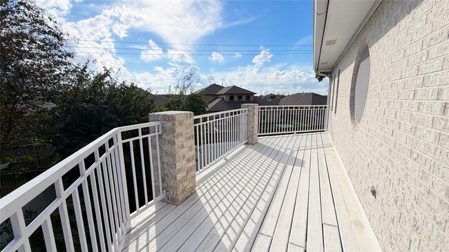 Building Photo - 4601 Country Club View