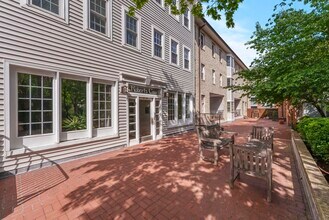 Building Photo - 456 9th St