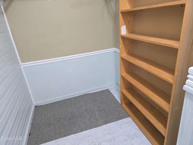 Building Photo - 318 Ridge St