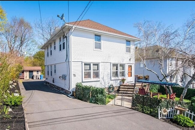Building Photo - 56 PUTNAM STREET