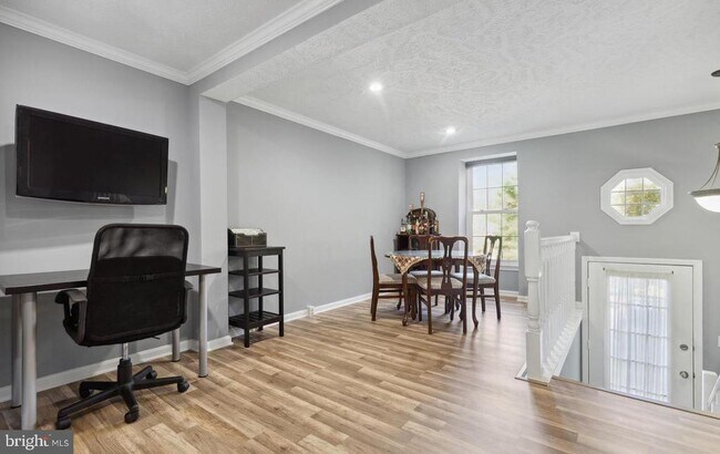 Foto del edificio - 1679 Fieldthorn Dr