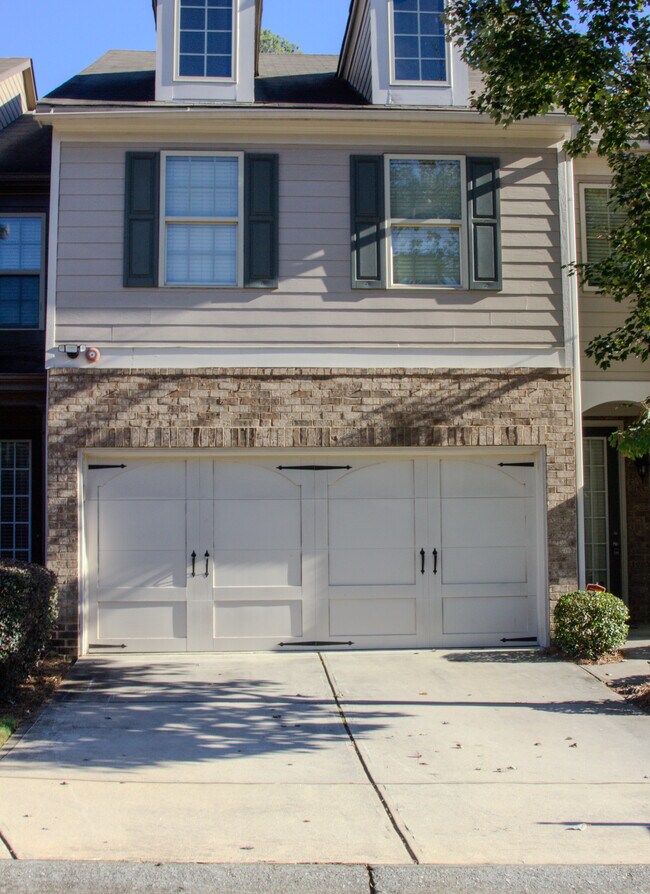 Double Car Garage - 6322 Story Cir