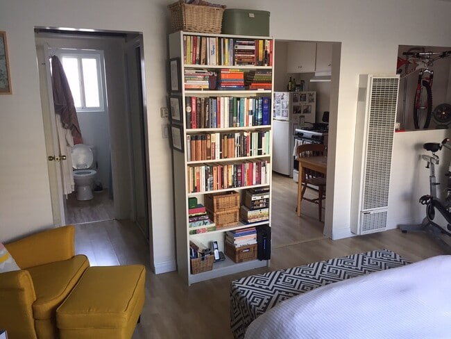 Building Photo - 110 Brooks Ave