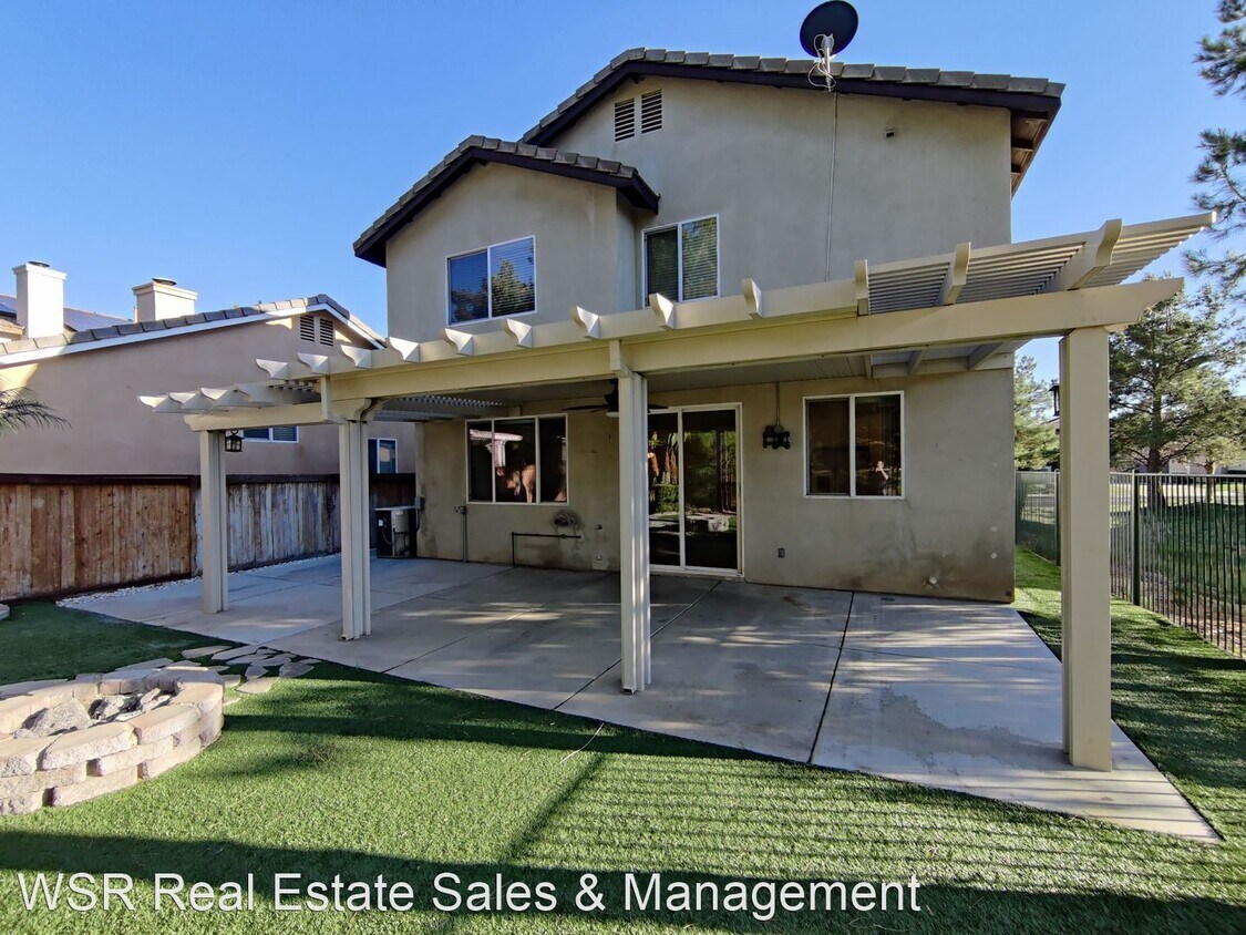 4 br, 2 bath House 33088 Eagle Point Dr House for Rent in Yucaipa