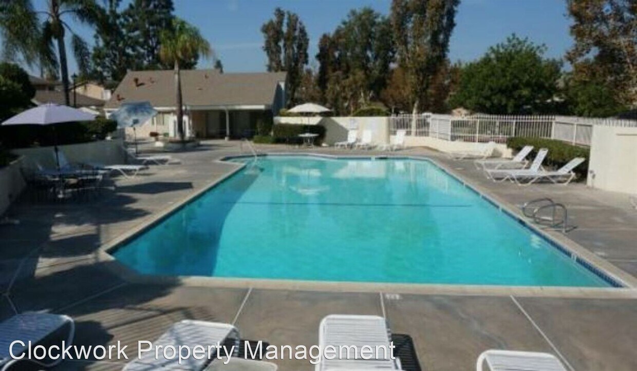 Foto principal - 3 br, 2.5 bath House - 1964 Camberley Ln #142