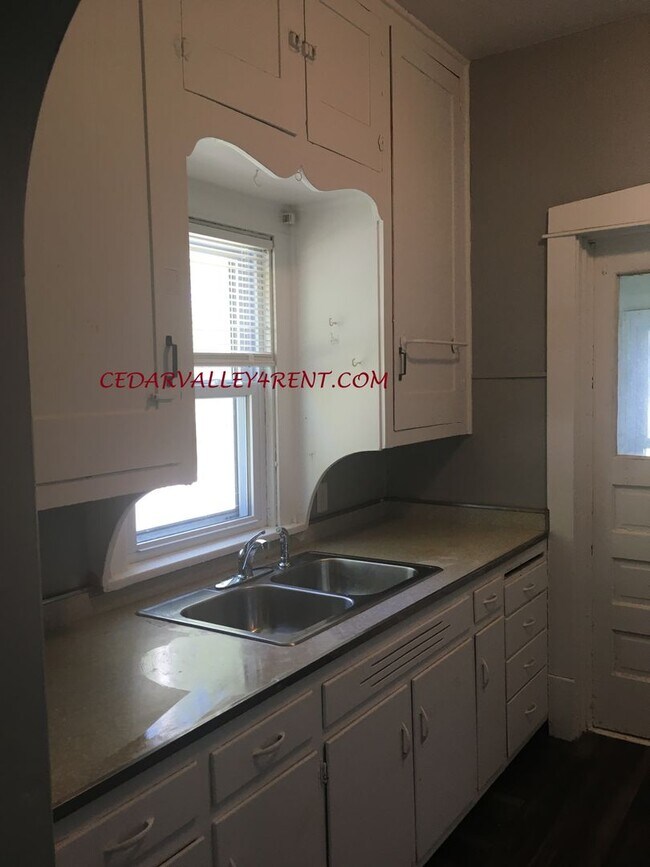 Foto del edificio - 2 Bedroom, 1 Bath Single Family Home 601 E...